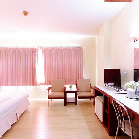 Chumphon Palace Hotel מראה חיצוני תמונה