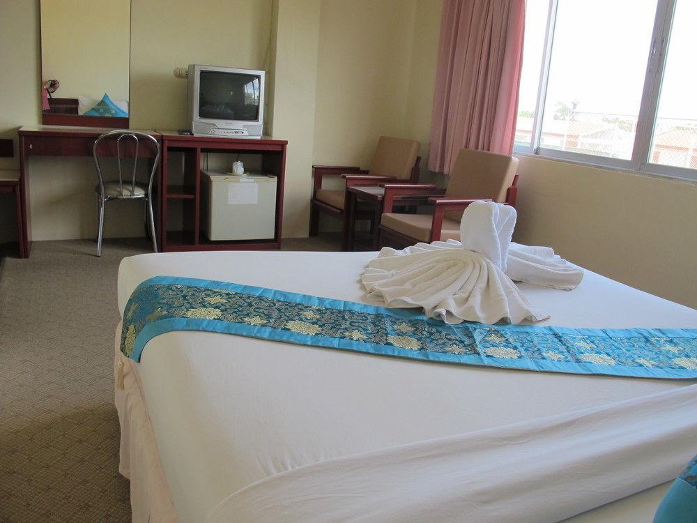 Chumphon Palace Hotel מראה חיצוני תמונה