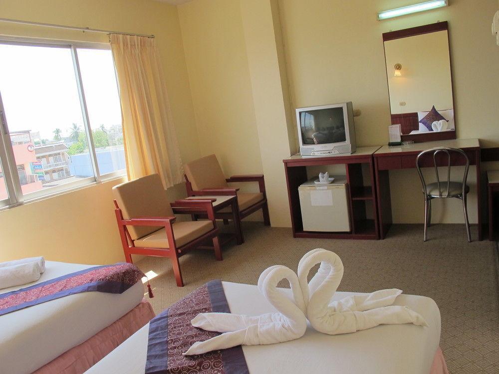 Chumphon Palace Hotel מראה חיצוני תמונה