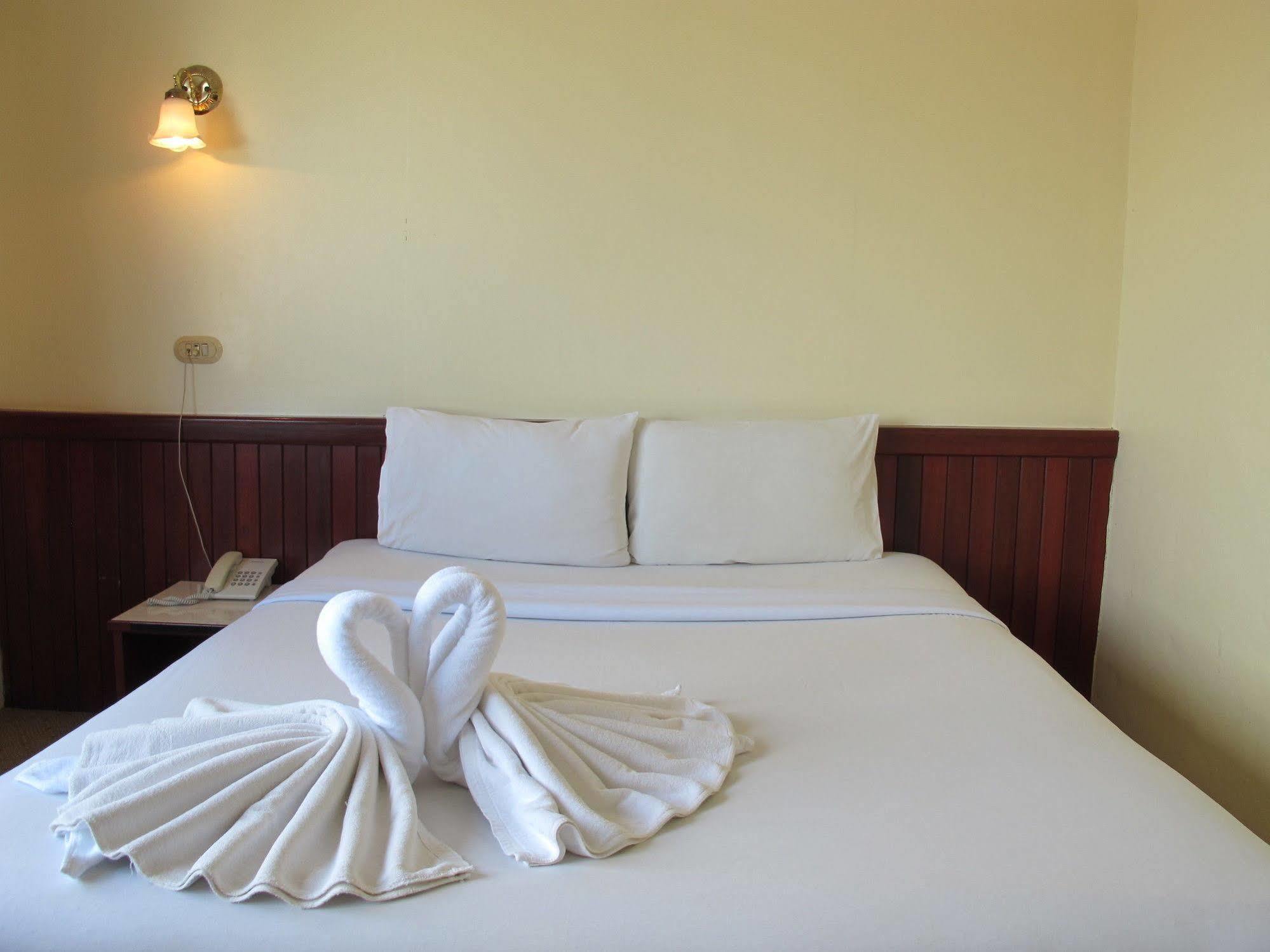 Chumphon Palace Hotel מראה חיצוני תמונה